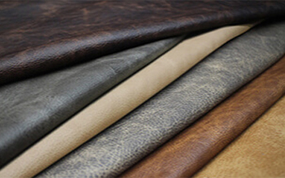 Fullgrain leather with natural surface markings